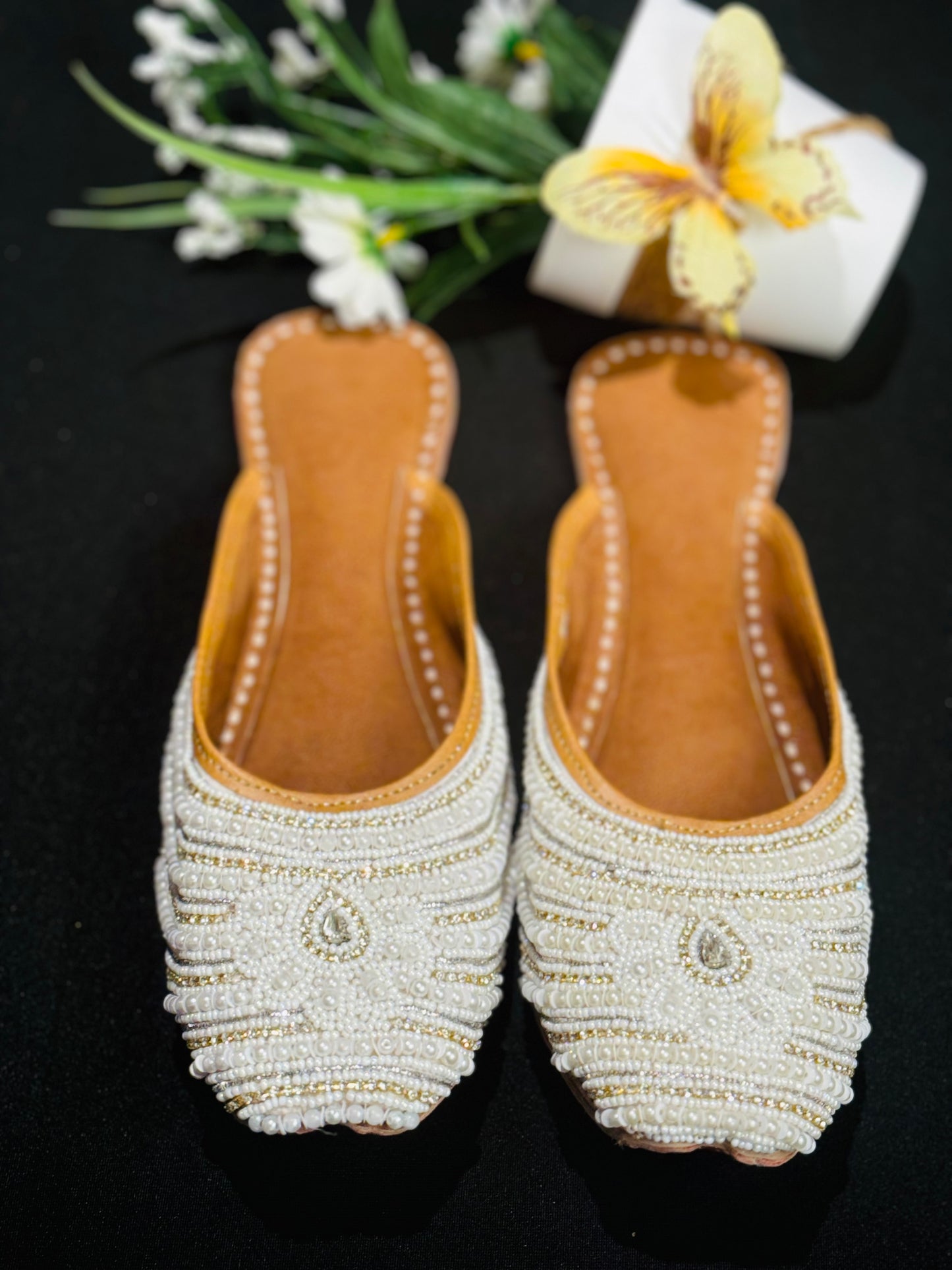 Beautiful handwork pearl work Punjabi Jutti in white