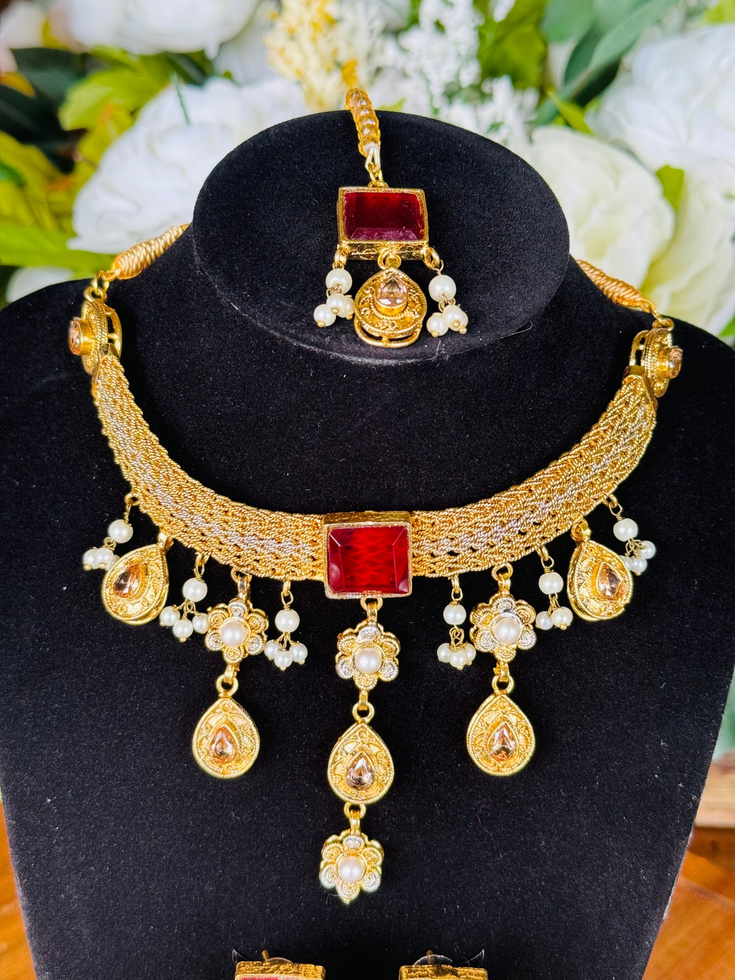 Beautiful choker style gold red Jewelry set with tikka