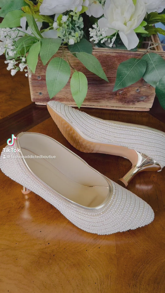 Beautiful Handmade white pearl heel 39